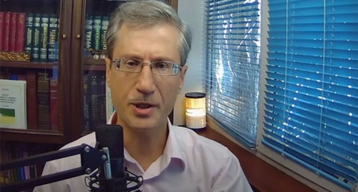 Roman Melnichenko. Screenshot of a video by sotavision
https://www.youtube.com/watch?v=vTjc0ommIvY Roman Melnichenko. Screenshot of a video by sotavision
https://www.youtube.com/watch?v=vTjc0ommIvY