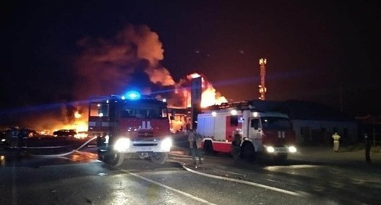 An explosion at a petrol station in Makhachkala. September 27, 2024. Photo: Ministry of Emergency Situations (Russia) An explosion at a petrol station in Makhachkala. September 27, 2024. Photo: Ministry of Emergency Situations (Russia)
