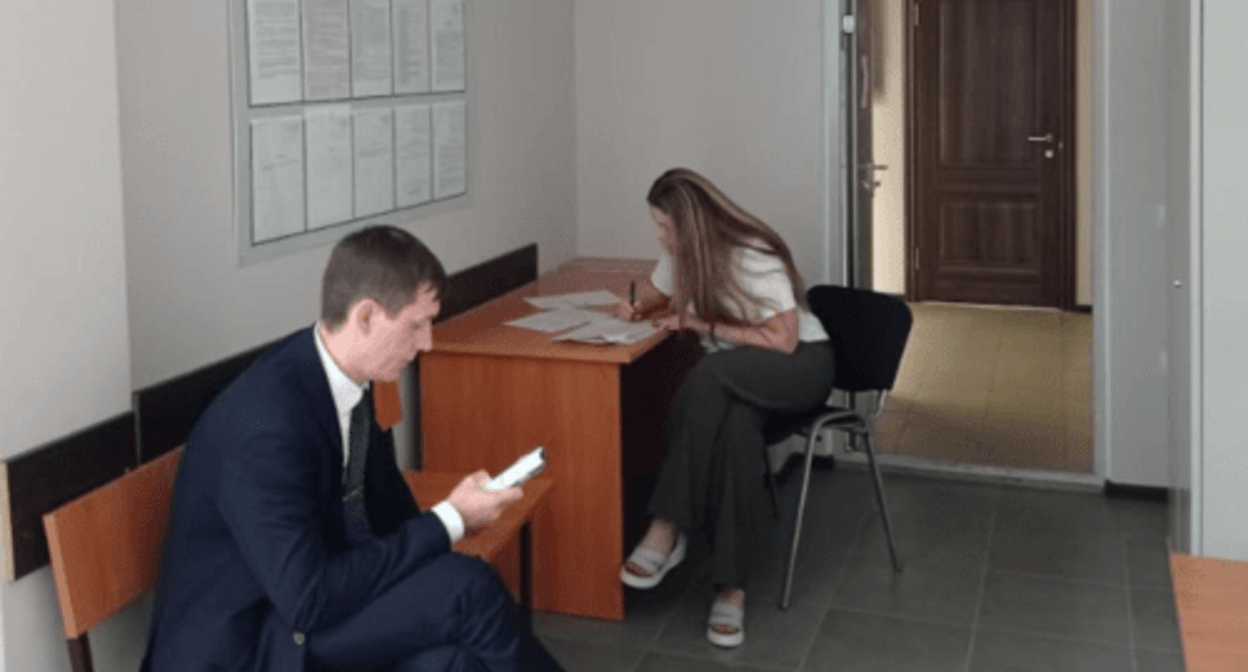 Natalia Fedorenko and her advocate before a court session. Photo by the "Caucasian Knot" correspondent, October 1, 2024 Natalia Fedorenko and her advocate before a court session. Photo by the "Caucasian Knot" correspondent, October 1, 2024