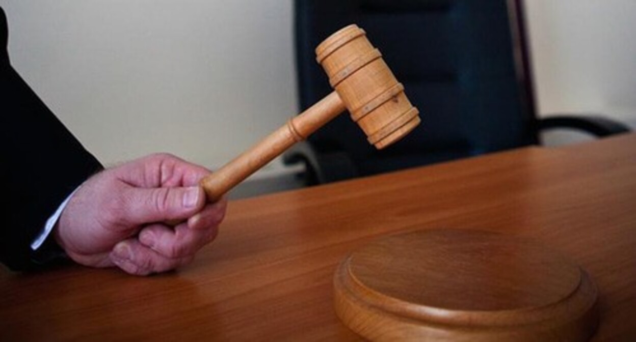 A gavel. Photo: Fyodor Obmaykin / Yugopolis A gavel. Photo: Fyodor Obmaykin / Yugopolis