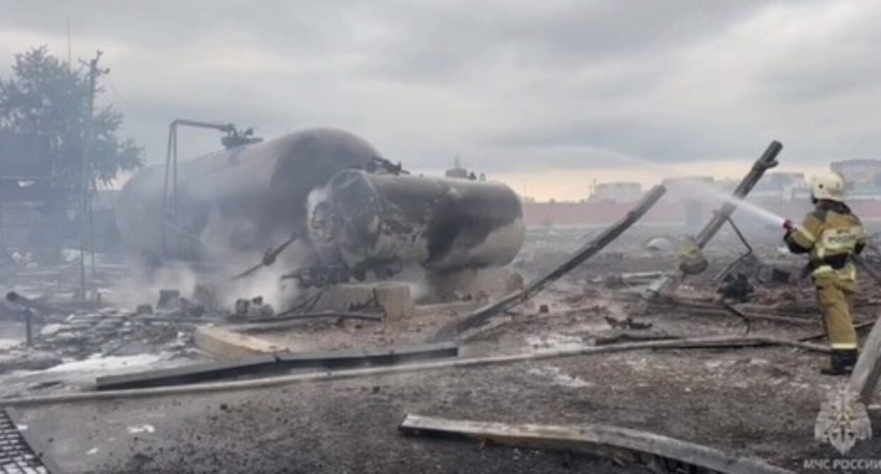 Fire-fighting after an explosion at a fuelling station in Grozny. Screenshot of a video by the Ministry for Emergencies https://t.me/mchs_official/23301 Fire-fighting after an explosion at a fuelling station in Grozny. Screenshot of a video by the Ministry for Emergencies https://t.me/mchs_official/23301