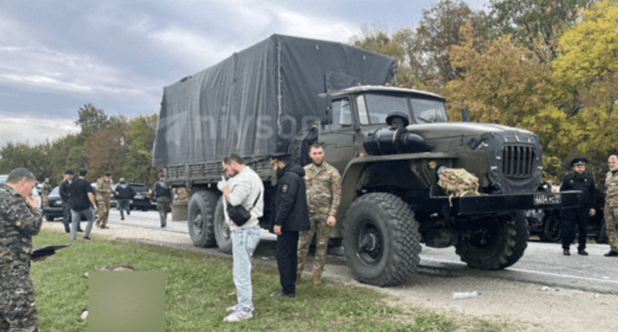 Law enforcer at the car after shelling. Screenshot of the photo posted on the Telegram channel RusNews on October 24, 2024 https://t.me/rusnews/61330 Law enforcer at the car after shelling. Screenshot of the photo posted on the Telegram channel RusNews on October 24, 2024 https://t.me/rusnews/61330