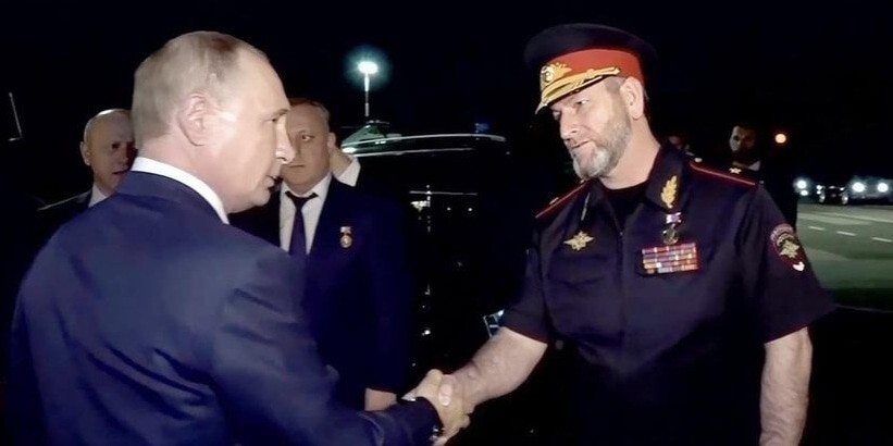 Vladimir Putin and Aslan Iraskhanov. Photo: IA "Grozny Inform" https://www.grozny-inform.ru/news/society/166136/ Vladimir Putin and Aslan Iraskhanov. Photo: IA "Grozny Inform" https://www.grozny-inform.ru/news/society/166136/