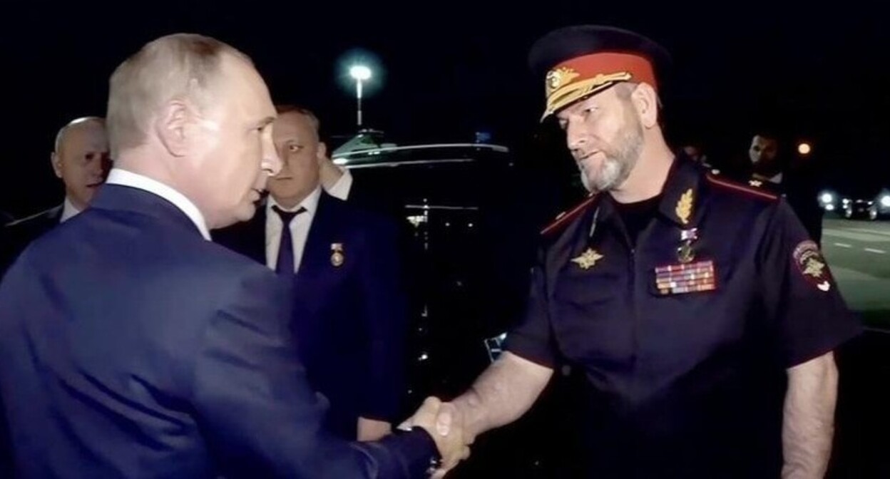 Vladimir Putin and Aslan Iraskhanov. Photo: IA "Grozny Inform" https://www.grozny-inform.ru/news/society/166136/ Vladimir Putin and Aslan Iraskhanov. Photo: IA "Grozny Inform" https://www.grozny-inform.ru/news/society/166136/