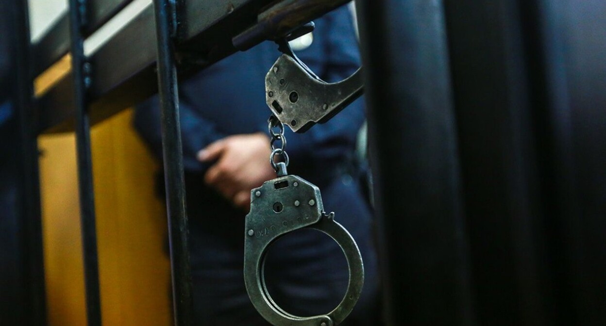 Handcuffs. Photo: "RIA Dagestan" https://riadagestan.ru/ Handcuffs. Photo: "RIA Dagestan" https://riadagestan.ru/