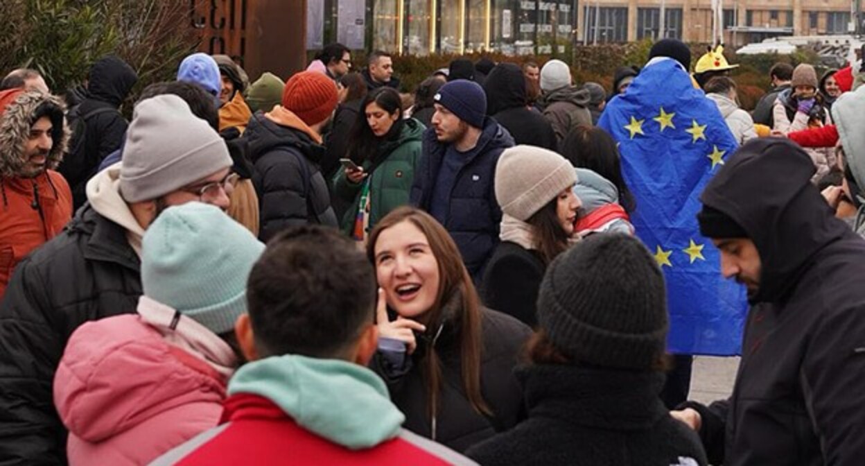 Protesters in Tbilisi. December 25, 2024. Photo: https://t.me/Tbilisi_life Protesters in Tbilisi. December 25, 2024. Photo: https://t.me/Tbilisi_life