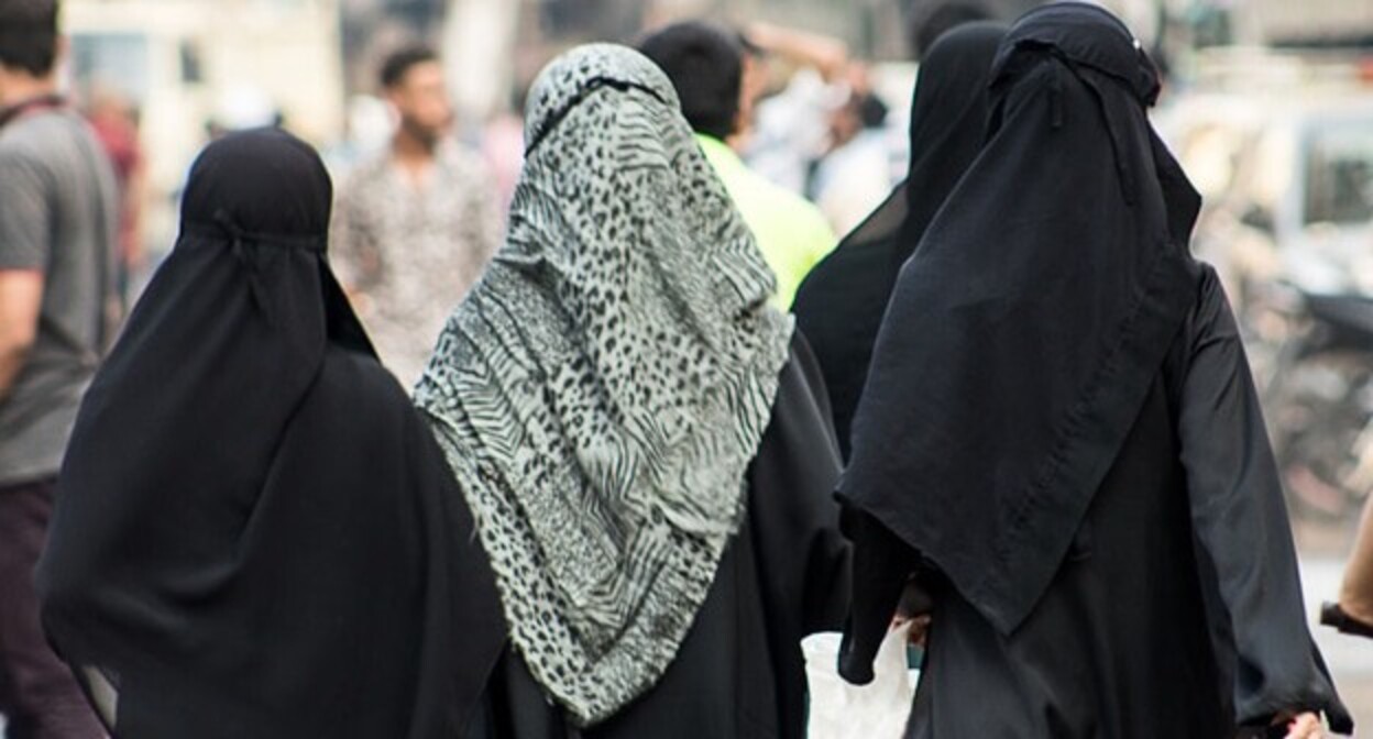 Women wearing Muslim dress, photo: shutterstock.com Women wearing Muslim dress, photo: shutterstock.com