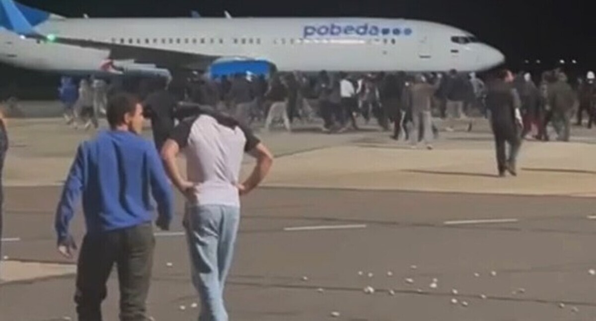The riots at an airport in Makhachkala. Screenshot of a video posted on October 29, 2023. "Golos Dagestana" (The Voice of Dagestan) Telegram channel t.me/golosdagestana05 The riots at an airport in Makhachkala. Screenshot of a video posted on October 29, 2023. "Golos Dagestana" (The Voice of Dagestan) Telegram channel t.me/golosdagestana05