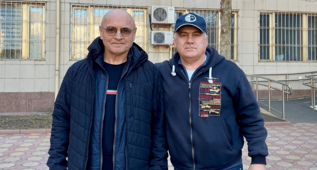 Ramazan Rabadanov (left) and Shamil Khadulaev. Screenshot of a photo posted on the Telegram channel of Shamil Khadulaev on January 3, 2025 https://t.me/KhadulaevShamil/9992 Ramazan Rabadanov (left) and Shamil Khadulaev. Screenshot of a photo posted on the Telegram channel of Shamil Khadulaev on January 3, 2025 https://t.me/KhadulaevShamil/9992