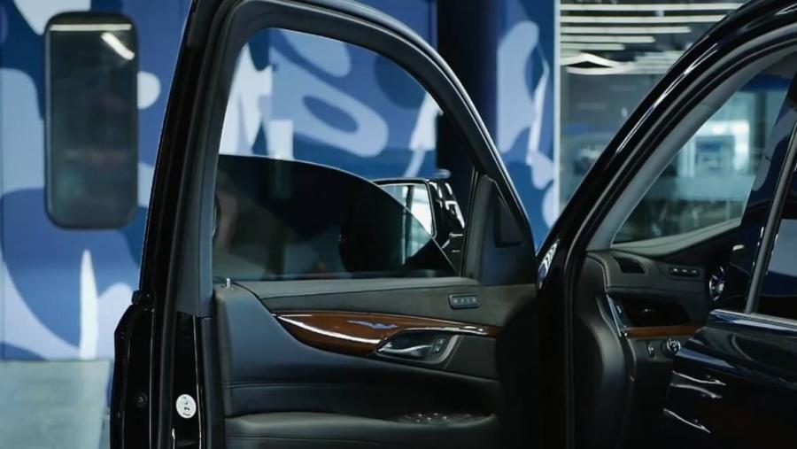 Car window tinting. Photo: Grozny Inform https://www.grozny-inform.ru/news/society/148458/ Car window tinting. Photo: Grozny Inform https://www.grozny-inform.ru/news/society/148458/