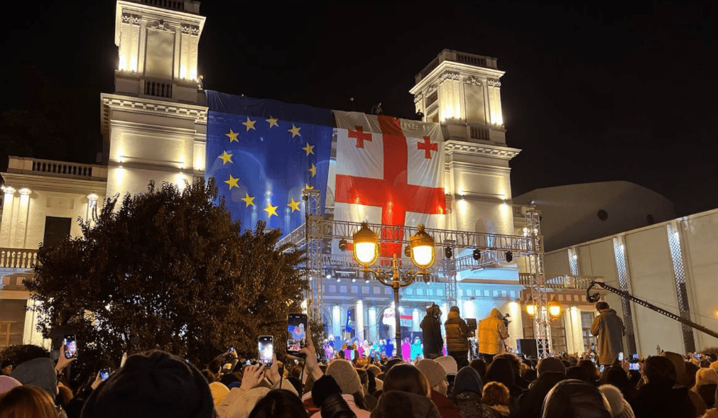 A protest action at the New Theatre in Tbilisi. Screnshot of a photo by Lorena Beria posted on the Tbilisi Life Telegram channel on January 23, 2025 https://t.me/Tbilisi_life/36325 A protest action at the New Theatre in Tbilisi. Screnshot of a photo by Lorena Beria posted on the Tbilisi Life Telegram channel on January 23, 2025 https://t.me/Tbilisi_life/36325