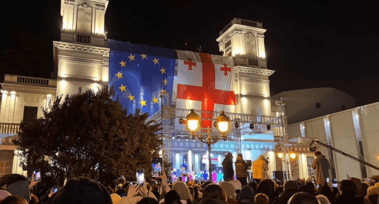 A protest action at the New Theatre in Tbilisi. Screnshot of a photo by Lorena Beria posted on the Tbilisi Life Telegram channel on January 23, 2025 https://t.me/Tbilisi_life/36325 A protest action at the New Theatre in Tbilisi. Screnshot of a photo by Lorena Beria posted on the Tbilisi Life Telegram channel on January 23, 2025 https://t.me/Tbilisi_life/36325