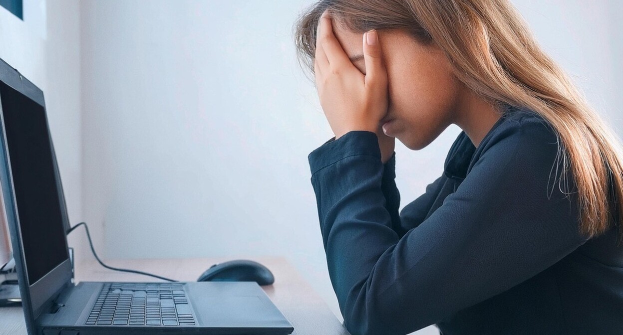A girl in front of a computer. Picture made in Photoshop by the "Caucasian Knot" A girl in front of a computer. Picture made in Photoshop by the "Caucasian Knot"
