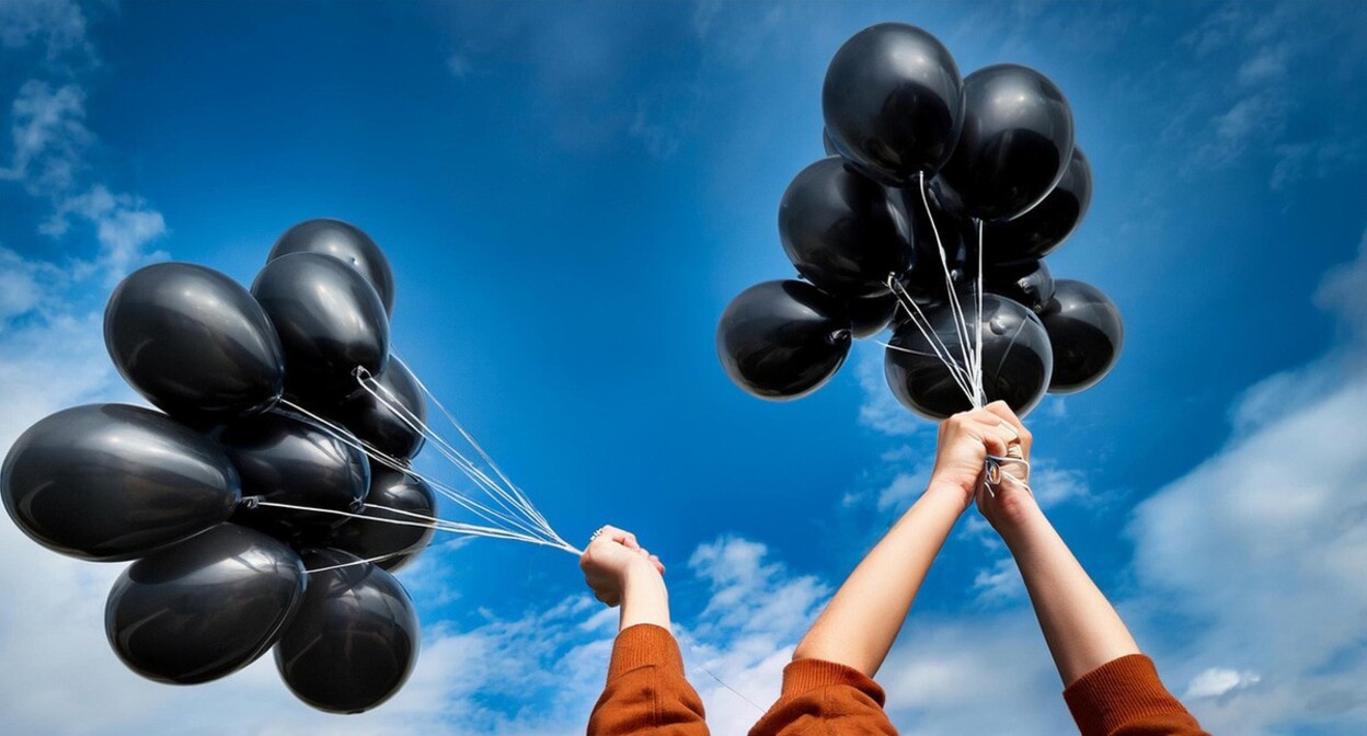 Black balloons. Picture made in Photoshop by the "Caucasian Knot" Black balloons. Picture made in Photoshop by the "Caucasian Knot"