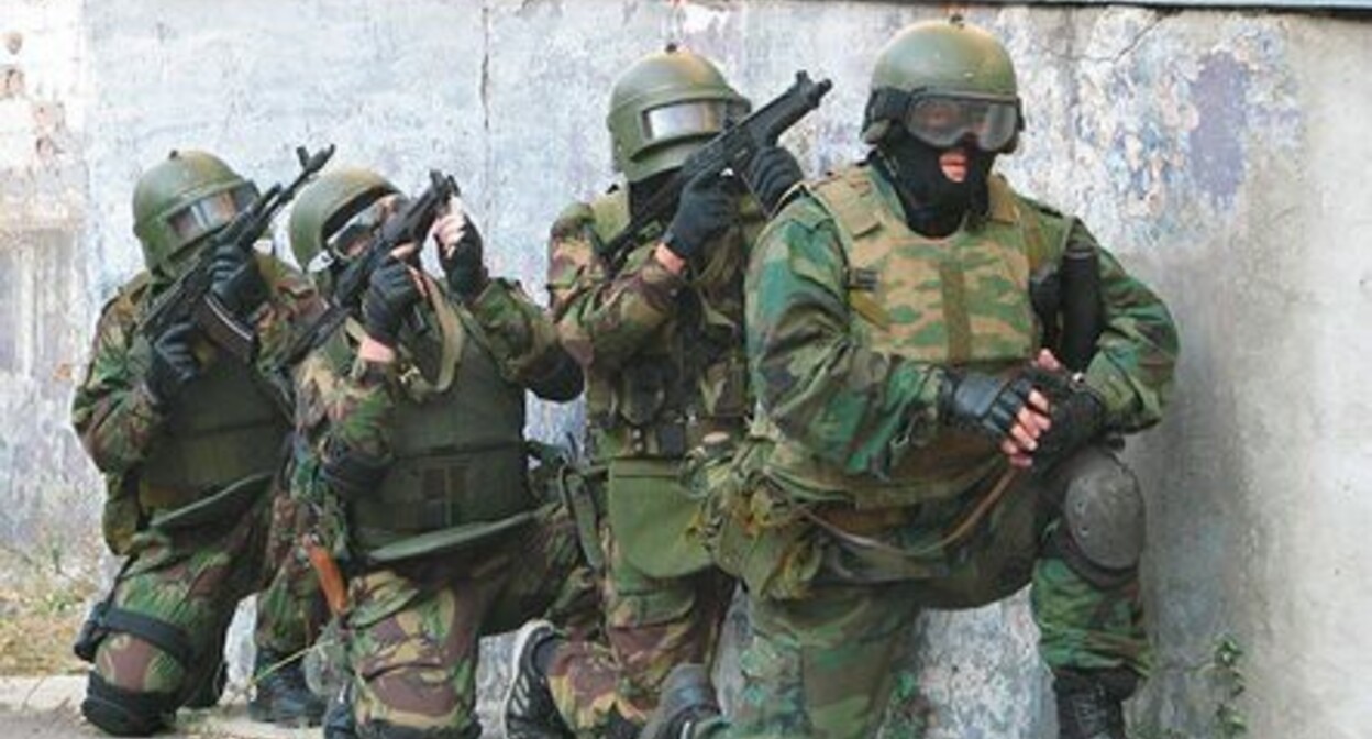 Law enforcers during the CTO. Photo by "Zvezda", a TV network run by the Russian Ministry of Defence https://tvzvezda-ru.turbopages.org/tvzvezda.ru/s/news/202191071-RKefI.html Law enforcers during the CTO. Photo by "Zvezda", a TV network run by the Russian Ministry of Defence https://tvzvezda-ru.turbopages.org/tvzvezda.ru/s/news/202191071-RKefI.html