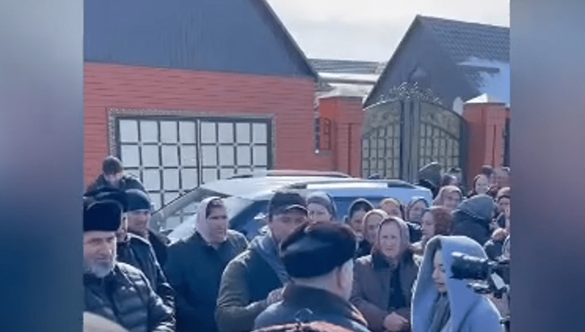 Gatherings of residents in a Chechen village. Screenshot of a video posted on March 5, 2025 https://www.youtube.com/watch?v=rrXj5pLOzKo