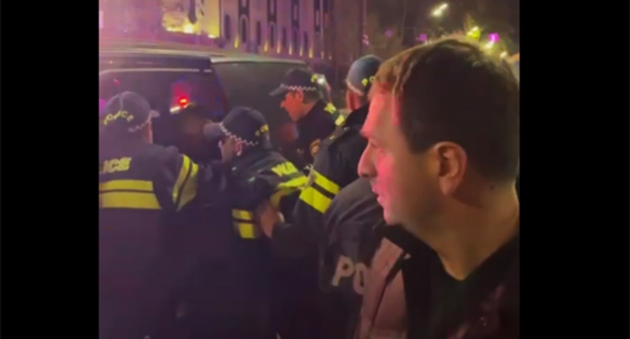 The police detains protesters. Tbilisi, April 7, 2025. Screenshot of a video https://t.me/Tbilisi_life/38706 The police detains protesters. Tbilisi, April 7, 2025. Screenshot of a video https://t.me/Tbilisi_life/38706