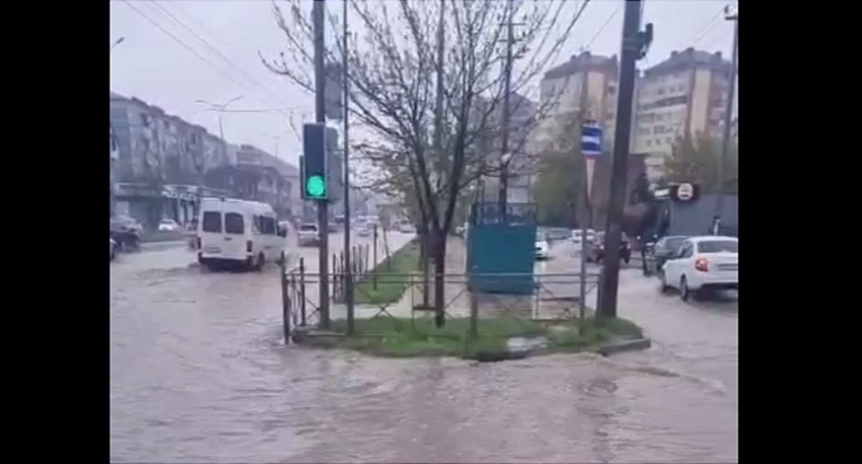 Flood in Makhachkala. April, 2025. Photo: https://t.me/YusupUmavow/4911 Flood in Makhachkala. April, 2025. Photo: https://t.me/YusupUmavow/4911