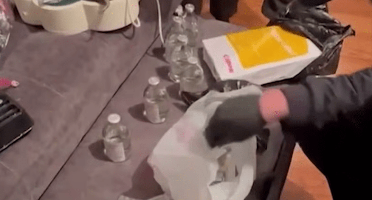 The law enforcement bodies have reported about the components of an explosive device seized in Khasavyurt. A frame from the video by PBK “Dagestan” from May 2, 2025,
https://t.me/RGVKDAGESTAN/37719.
The law enforcement bodies have reported about the components of an explosive device seized in Khasavyurt. A frame from the video by PBK “Dagestan” from May 2, 2025,
https://t.me/RGVKDAGESTAN/37719.