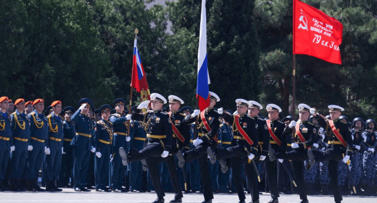 Caspian Flotilla fighters at the military parade in Kaspiysk. A screenshot of a photo by the administration of the leader of Dagestan from May 9, 2025, https://t.me/agiprd/24514.

