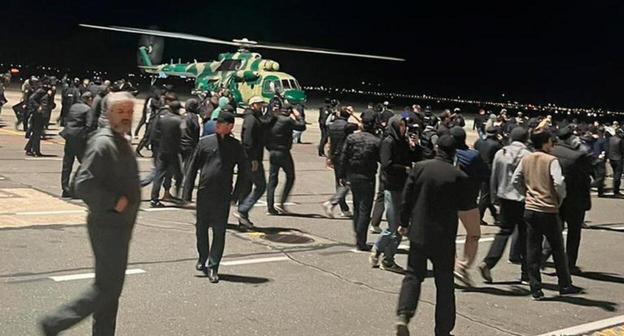 Riots in Makhachkala. October 29, 2024: screenshot https://www.youtube.com/watch?v=1075HOWYZTE Riots in Makhachkala. October 29, 2024: screenshot https://www.youtube.com/watch?v=1075HOWYZTE