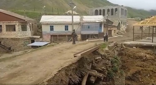 The collapsed bridge in the village of Kunki: Screenshot of the video made by the "Caucasian Knot" correspondent.