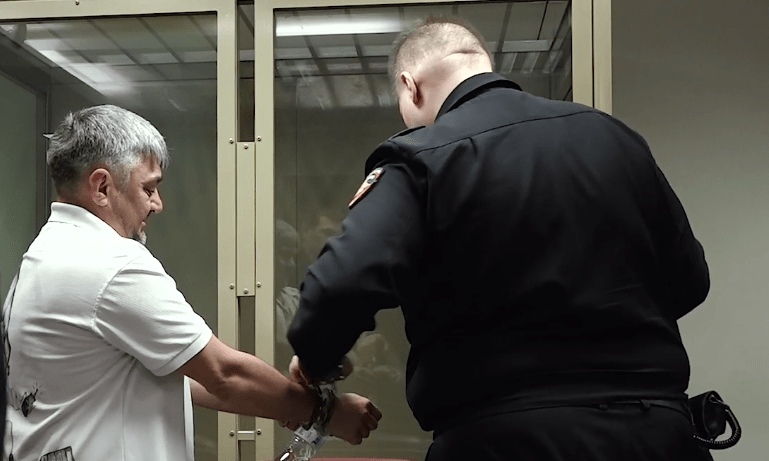 Vladimir Yarotsky taken into custody from the courtroom: still frame from the video of the United Press Service of the Courts of Kuban (Krasnodar Territory) from May 21, 2025: https://t.me/opskuban/1221 Vladimir Yarotsky taken into custody from the courtroom: still frame from the video of the United Press Service of the Courts of Kuban (Krasnodar Territory) from May 21, 2025: https://t.me/opskuban/1221