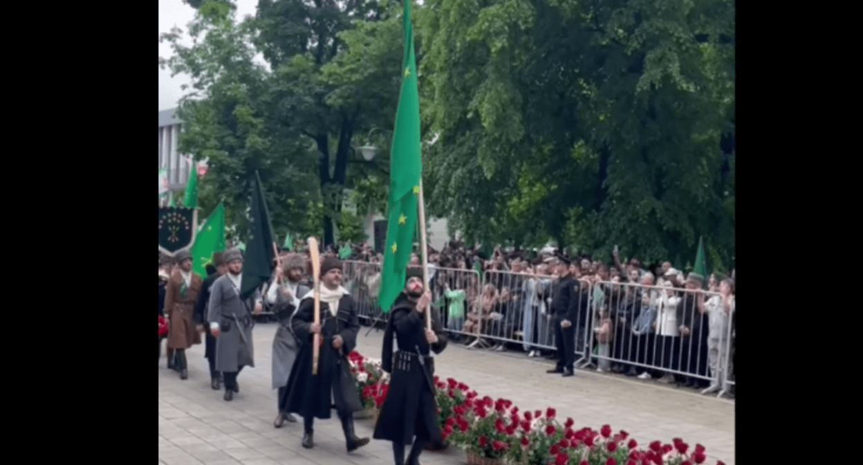Participants in the procession in Nalchik. A still frame from the video by https://t.me/zapravakbr/3361. Participants in the procession in Nalchik. A still frame from the video by https://t.me/zapravakbr/3361.