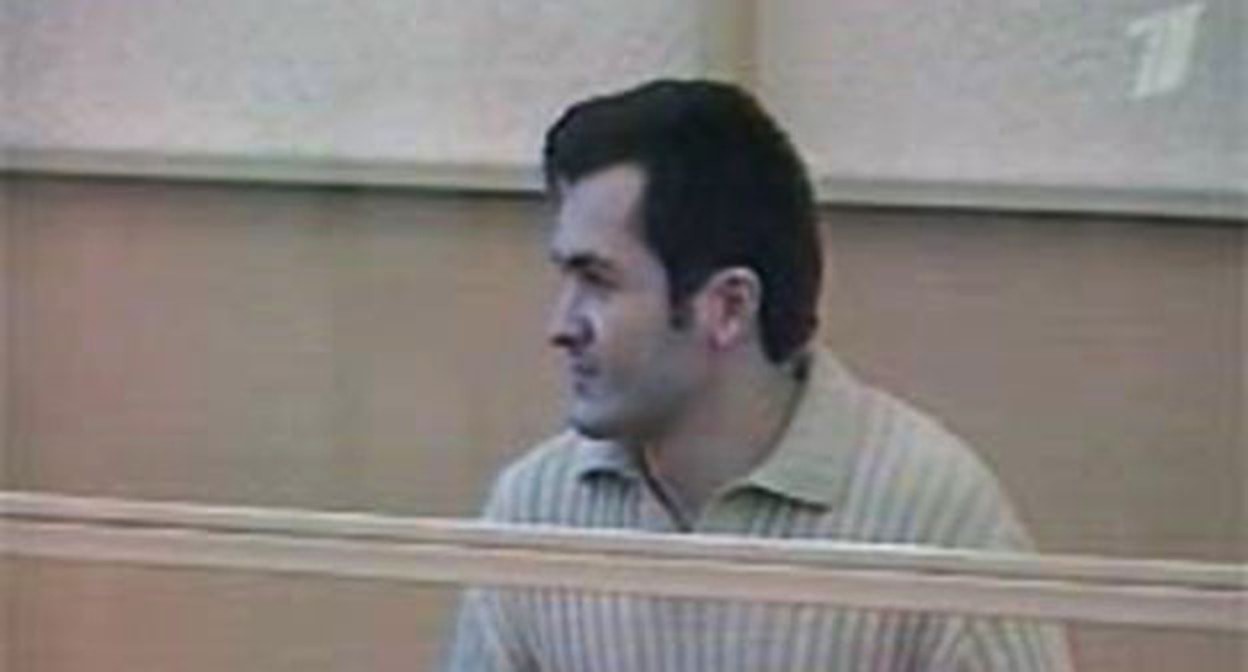 Dokku Djantemirov. Screenshot of photo https://www.1tv.ru/news/2004-04-29/245610-zavershenie_gromkogo_sudebnogo_protsessa_v_rostove_na_donu
Dokku Djantemirov. Screenshot of photo https://www.1tv.ru/news/2004-04-29/245610-zavershenie_gromkogo_sudebnogo_protsessa_v_rostove_na_donu