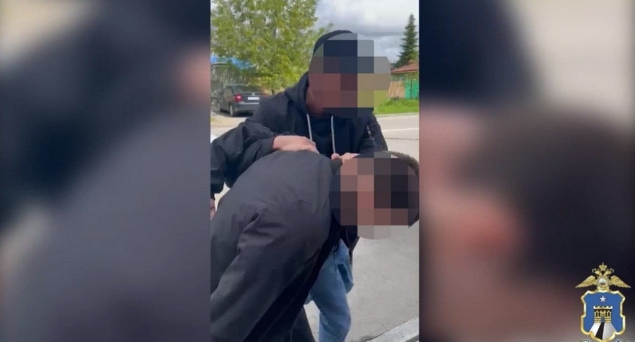 Detention of one of the suspects: a video still from the MIA Branch for the Stavropol Territory: https://26.мвд.рф/news/item/65758247 Detention of one of the suspects: a video still from the MIA Branch for the Stavropol Territory: https://26.мвд.рф/news/item/65758247