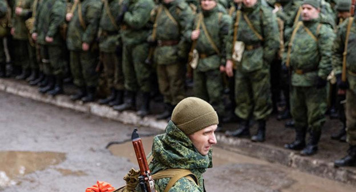 Military servicemen: photo by the “Grozny Inform”: https://www.grozny-inform.ru/news/society/147942/
Military servicemen: photo by the “Grozny Inform”: https://www.grozny-inform.ru/news/society/147942/