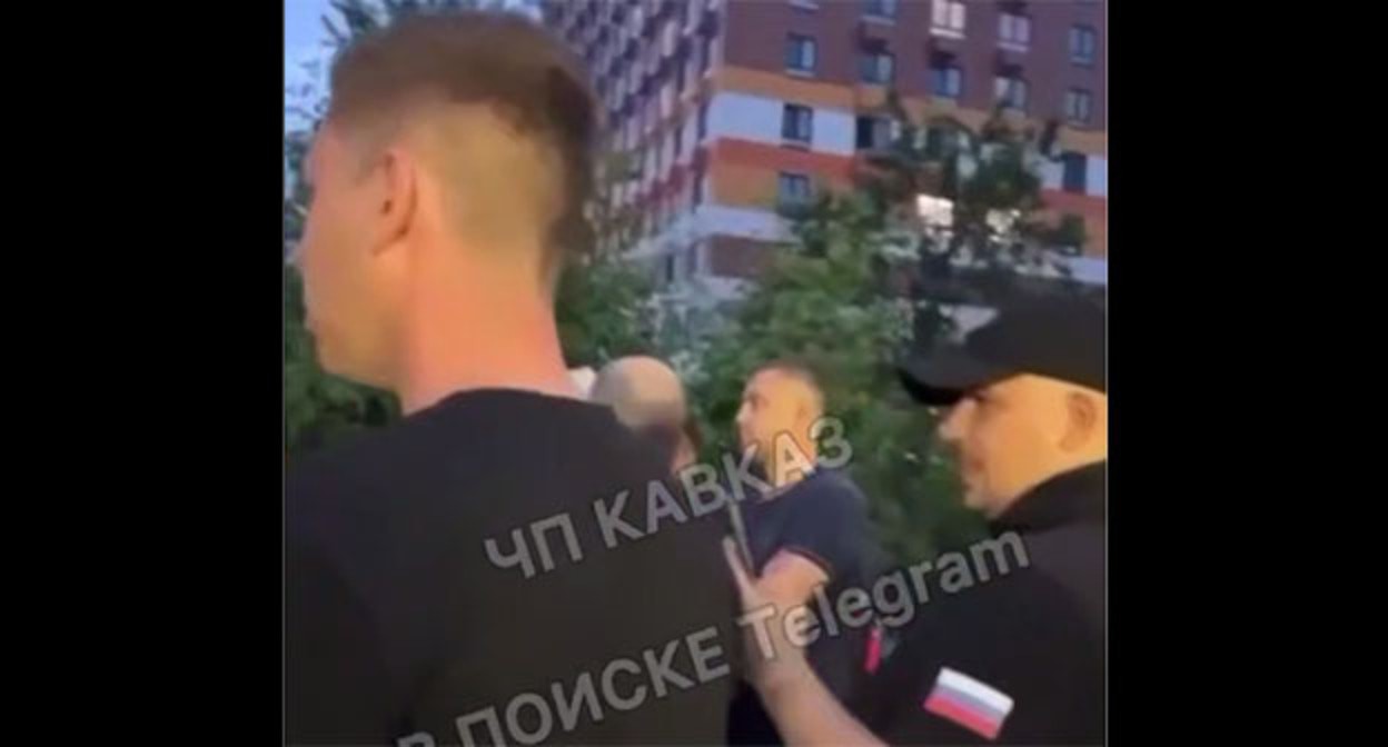 A frame of video of residents of Lyublino in Moscow. June 19, 2025. Video screenshot https://t.me/chp_kavkaz/23733 A frame of video of residents of Lyublino in Moscow. June 19, 2025. Video screenshot https://t.me/chp_kavkaz/23733