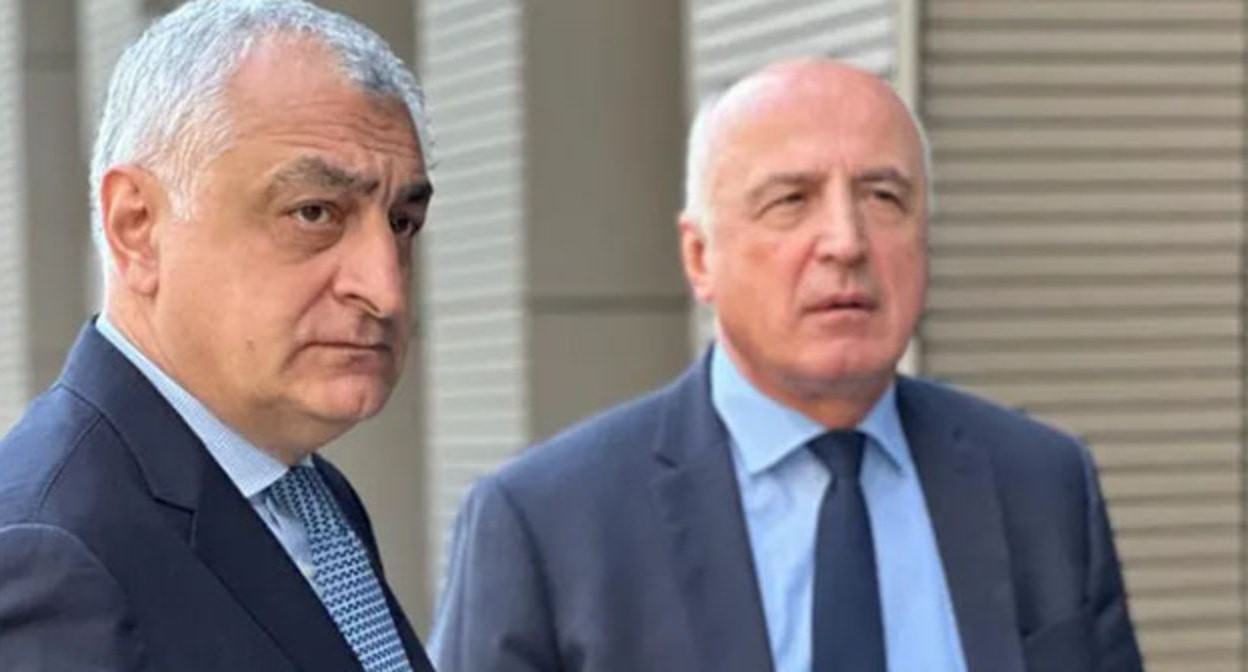 Mamuka Khazaradze (left) and Badri Djaparidze. Photo by https://www.interpressnews.ge/ru/. Mamuka Khazaradze (left) and Badri Djaparidze. Photo by https://www.interpressnews.ge/ru/.