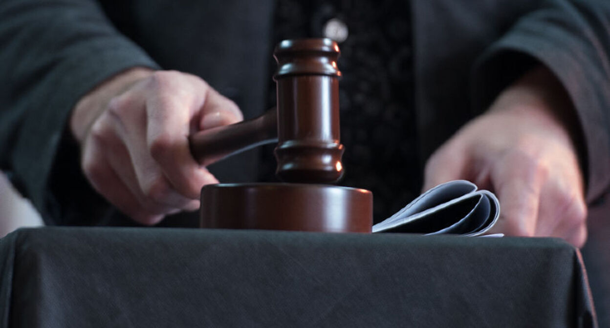 Judge's hammer. Photo by Mikhail Stupin, Yuga.ru Judge's hammer. Photo by Mikhail Stupin, Yuga.ru