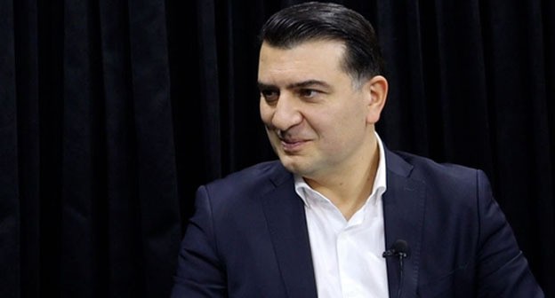 Azer Gasimli. Photo: https://www.meydan.tv/ru/article/politolog-azer-gasymly-ostavlen-pod-strazhej/?tztc=1 Azer Gasimli. Photo: https://www.meydan.tv/ru/article/politolog-azer-gasymly-ostavlen-pod-strazhej/?tztc=1