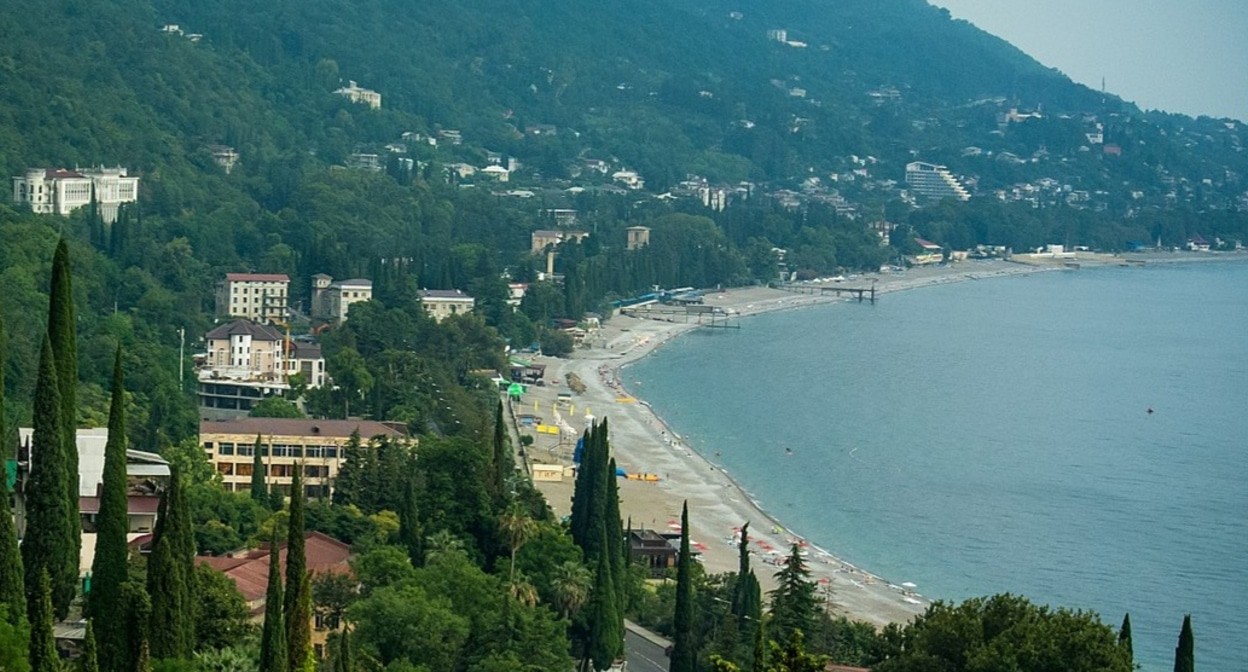 Seashore in Gagra. Photo: Maxim Bityutsky https://commons.wikimedia.org/w/index.php?curid=60014305 Seashore in Gagra. Photo: Maxim Bityutsky https://commons.wikimedia.org/w/index.php?curid=60014305