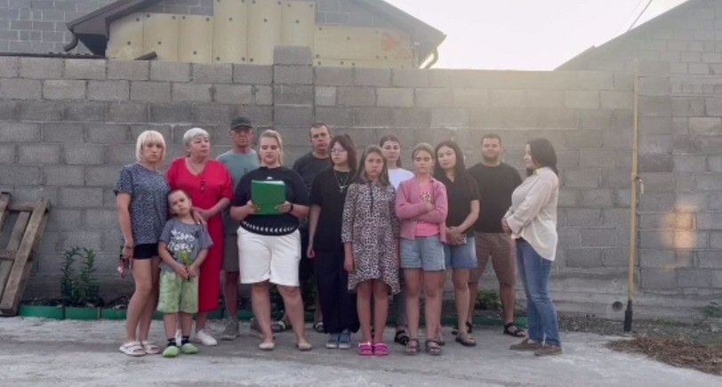 Authors of the video message. Video frame from the telegram channel "Pyatigorsk Online" https://t.me/ptgorsk/26089 Authors of the video message. Video frame from the telegram channel "Pyatigorsk Online" https://t.me/ptgorsk/26089