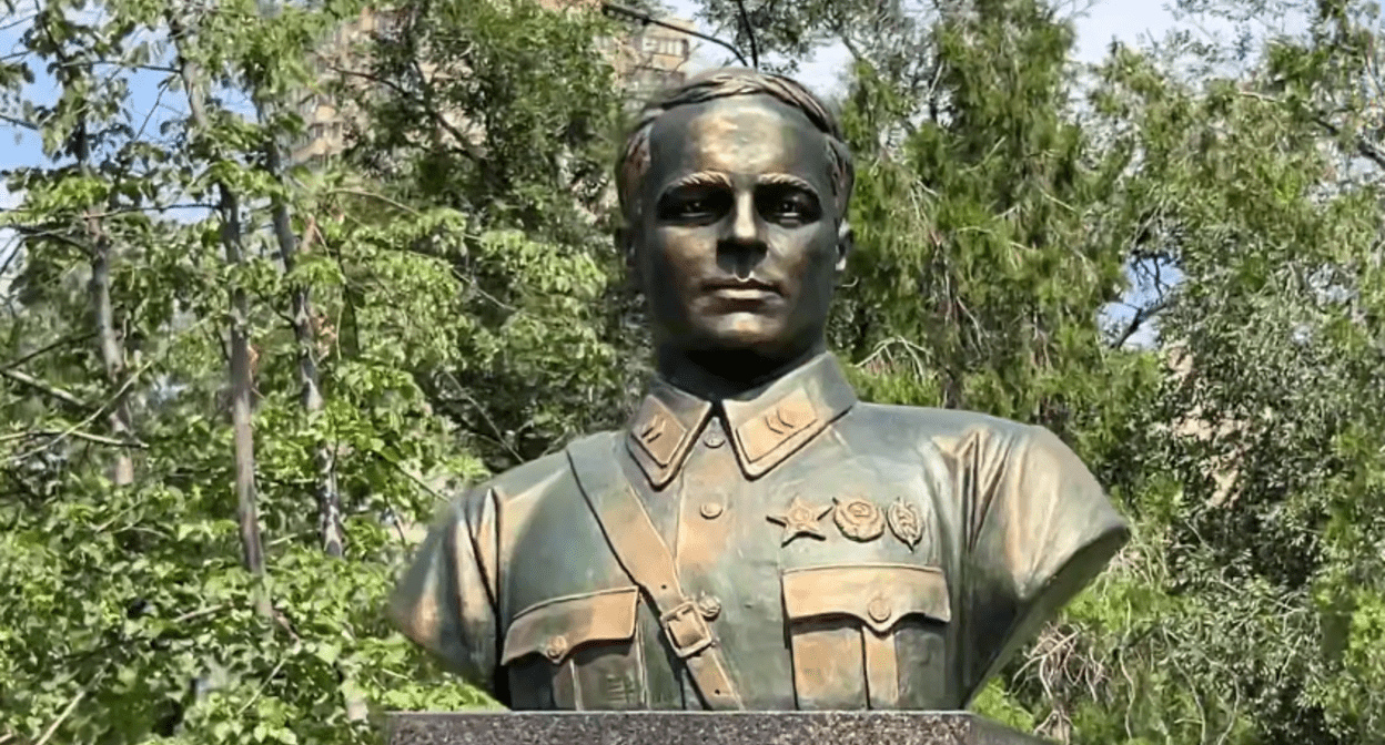Bust of Alexander Voronin. Still frame from the video from the Volgograd administration Telegram channel from 17.07.25, https://t.me/volgadmin/9081. Bust of Alexander Voronin. Still frame from the video from the Volgograd administration Telegram channel from 17.07.25, https://t.me/volgadmin/9081.