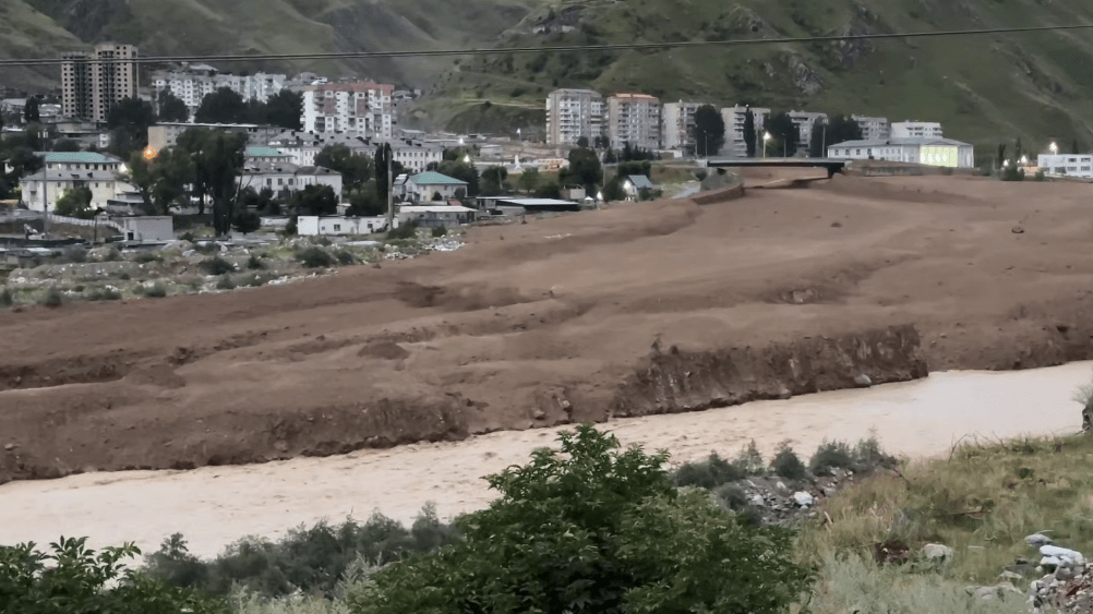 Mudflow in Tyrnyauz. Still frame from video from Kazbek Kokov's Telegram channel from 22.07.25, https://t.me/Kokov_Kazbek/7516 Mudflow in Tyrnyauz. Still frame from video from Kazbek Kokov's Telegram channel from 22.07.25, https://t.me/Kokov_Kazbek/7516