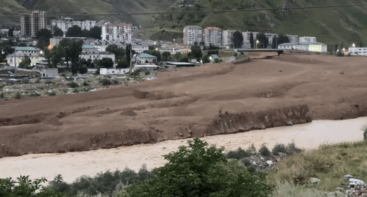 Mudflow in Tyrnyauz. Still frame from video from Kazbek Kokov's Telegram channel from 22.07.25, https://t.me/Kokov_Kazbek/7516 Mudflow in Tyrnyauz. Still frame from video from Kazbek Kokov's Telegram channel from 22.07.25, https://t.me/Kokov_Kazbek/7516