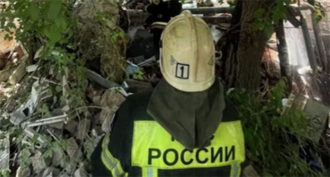 Emergencies Ministry employees at the site of a collapsed building in Astrakhan. July 28, 2025. Screenshot of the video by the Russian Emergencies Ministry Emergencies Ministry employees at the site of a collapsed building in Astrakhan. July 28, 2025. Screenshot of the video by the Russian Emergencies Ministry