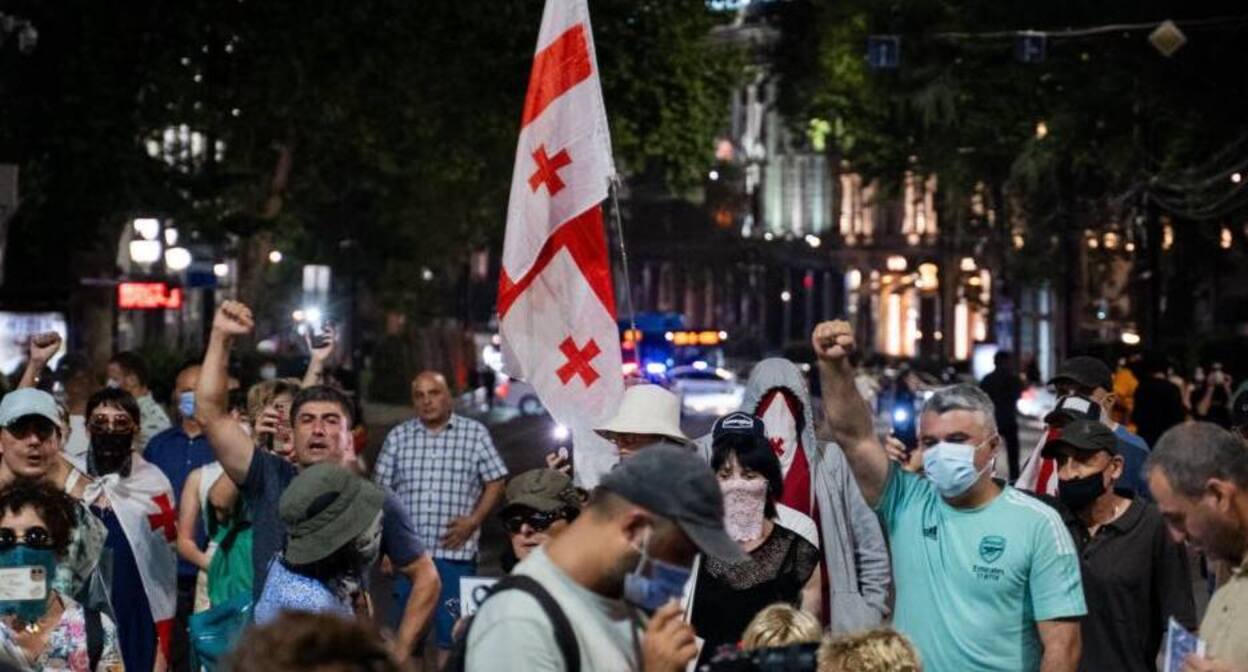 Protesters on Rustaveli Avenue. Photo: NEWS.On.ge Protesters on Rustaveli Avenue. Photo: NEWS.On.ge