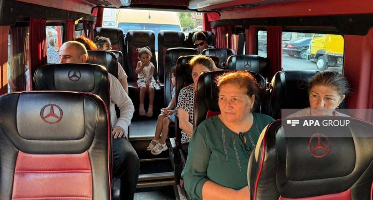 Family members of displaced persons. July 30, 2025. Photo: APA https://ru.apa.az/sotsium/v-gorod-dzebrail-otpravlena-ocerednaya-gruppa-pereselencev-foto-617219 Family members of displaced persons. July 30, 2025. Photo: APA https://ru.apa.az/sotsium/v-gorod-dzebrail-otpravlena-ocerednaya-gruppa-pereselencev-foto-617219