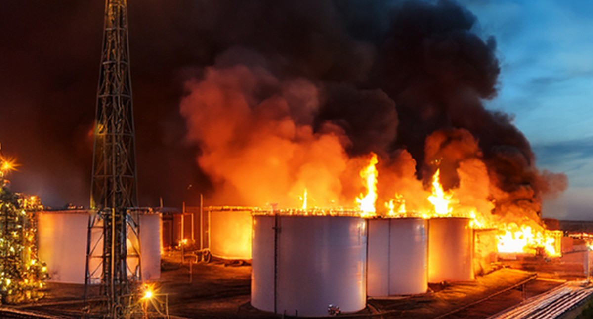 Fire at an oil depot. Illustration created by "Caucasian Knot" using AI in Photoshop Fire at an oil depot. Illustration created by "Caucasian Knot" using AI in Photoshop