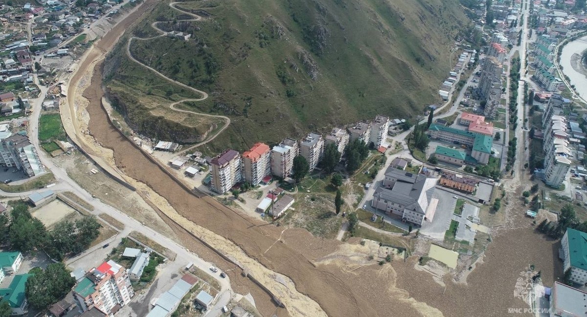 The aftermath of a mudflow in Tyrnyauz. Photo: Emergencies Ministry https://t.me/mchskbr/7944 The aftermath of a mudflow in Tyrnyauz. Photo: Emergencies Ministry https://t.me/mchskbr/7944