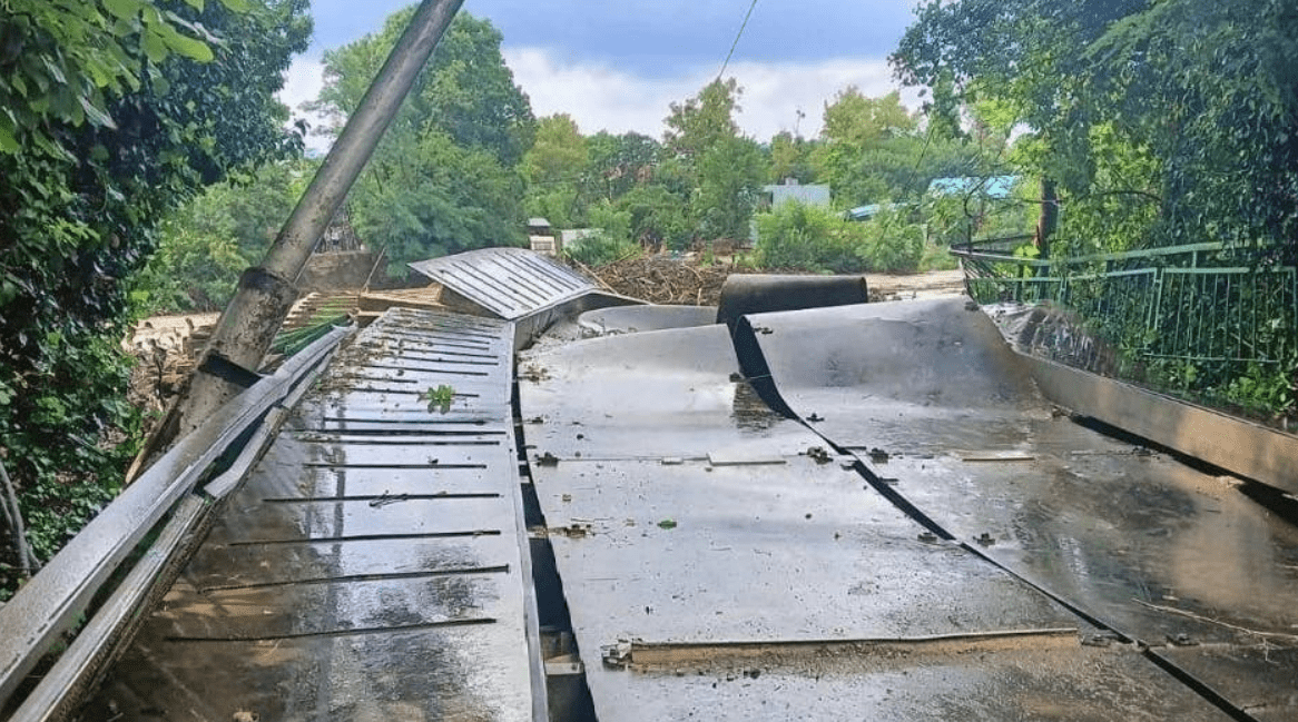 Destroyed bridge in Lermontovo. Screenshot of photo 93.ru from 03.08.25, https://t.me/news_93_ru/22849. Destroyed bridge in Lermontovo. Screenshot of photo 93.ru from 03.08.25, https://t.me/news_93_ru/22849.