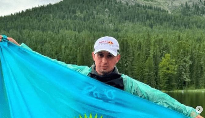 Mansur Movlaev. Screenshot of a photo from Murat Adam's Instagram page* from 08/09/25, https://www.instagram.com/p/DNEFZHFMOf3/?img_index=1 (the activities of Meta, the company that owns the social network, are prohibited in Russia).

