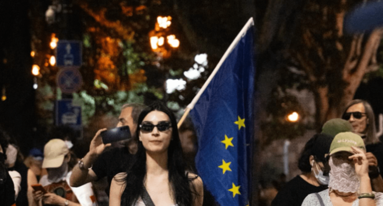 Protesters at the Georgian Parliament. Screenshot of a photo by Publika from 06.09.25, https://www.facebook.com/photo/?fbid=1542994813766730&set=pcb.1542994923766719 (the activities of Meta, the company that owns the social network, are banned in Russia)