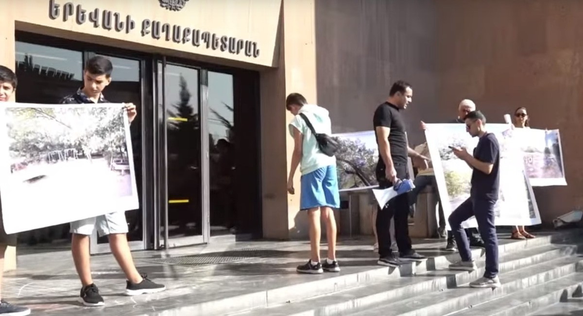 Protesters in Yerevan. September 9, 2025. Still from News.am video https://news.am/rus/news/903375.html