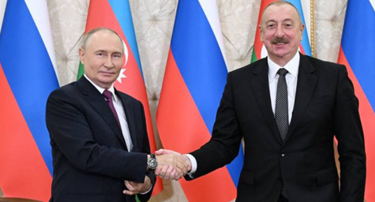 Ilham Aliyev (left) and Vladimir Putin. Photo: https://president.az/